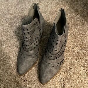 Gray Heeled Booties | Size 8 | JustFab